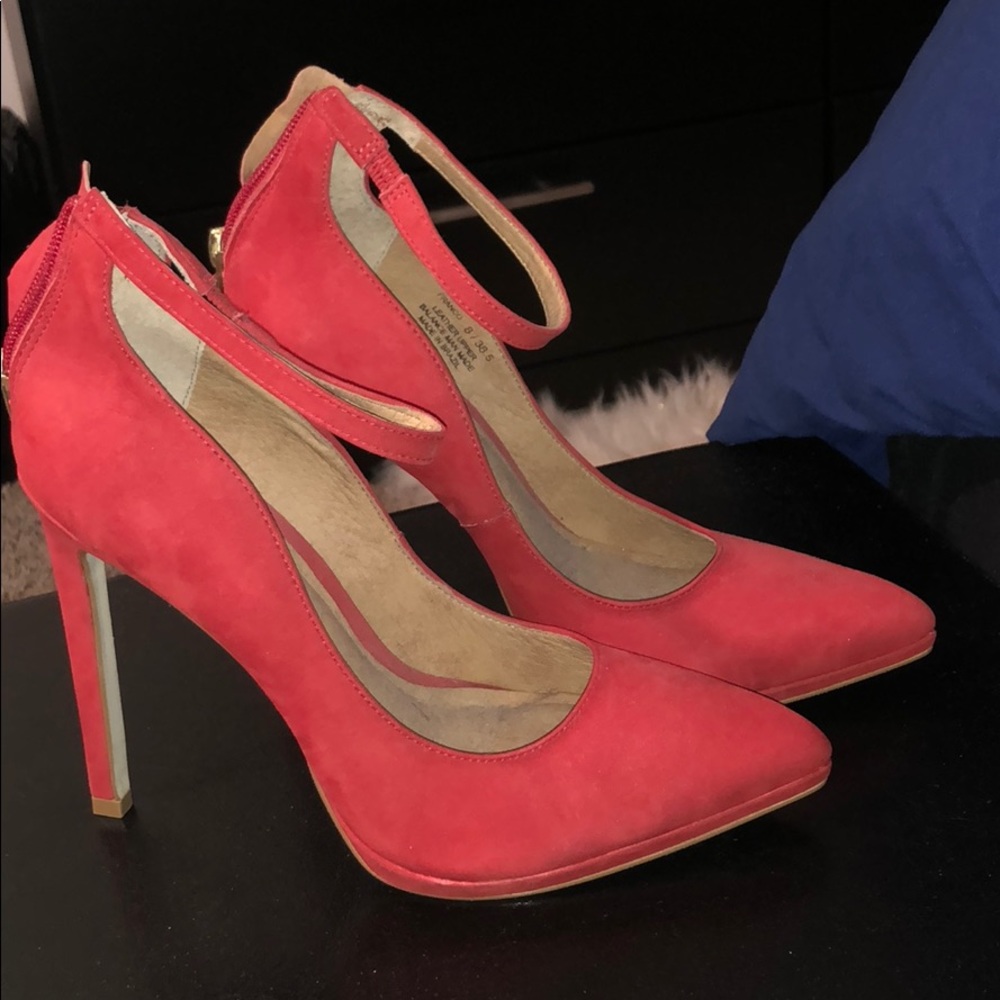 Red pumps worn once